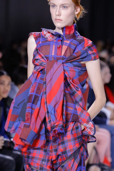 Look 75